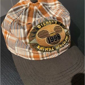 OLD DISNEY ANIMAL KINGDOM PLAID RETRO VINTAGE DISNEY LICENSED GEAR walt